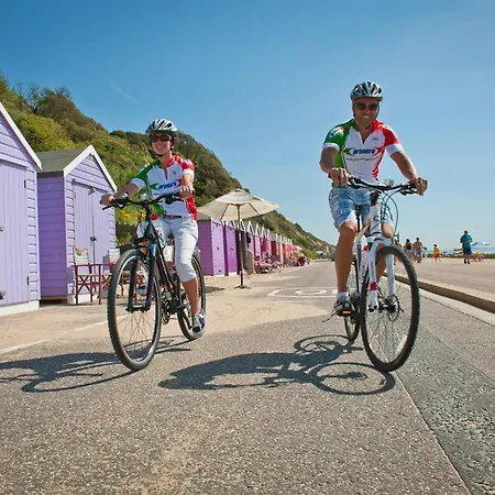 Grove House By Bournecoast - A Pleasant Family Home By Kings Park With Decking And Parking - Hb4179-3
